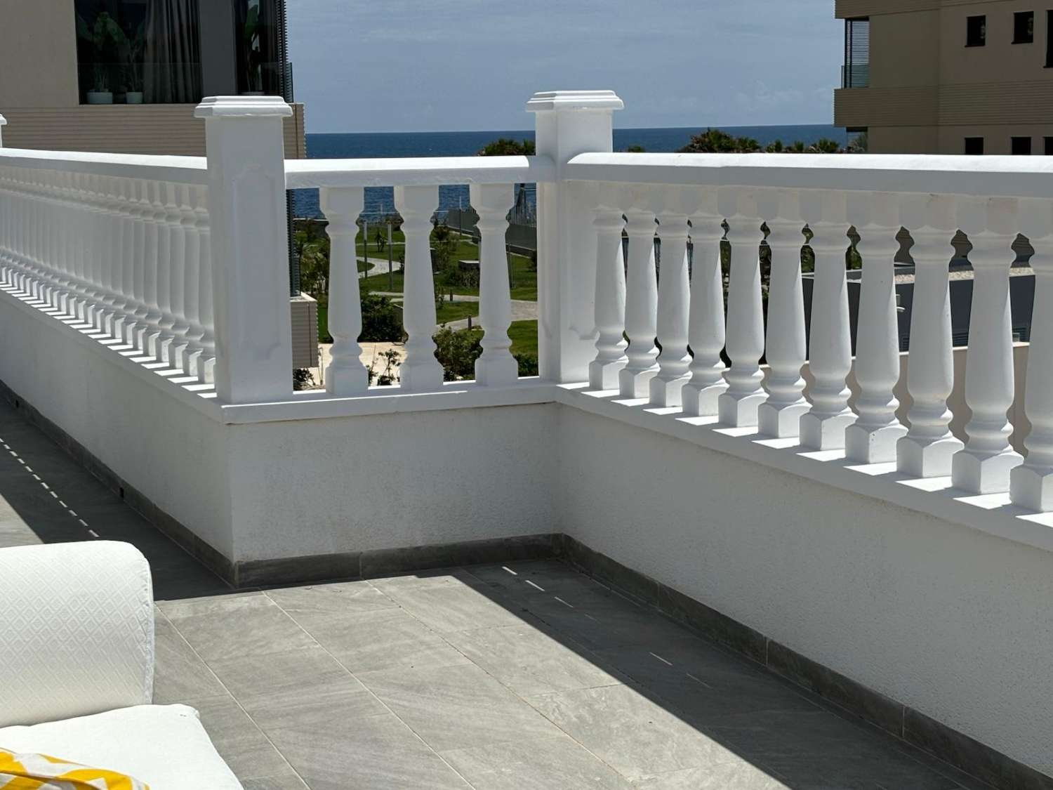 EXCLUSIVE VILLA ON THE BEACHFRONT – PUNTA PRIMA