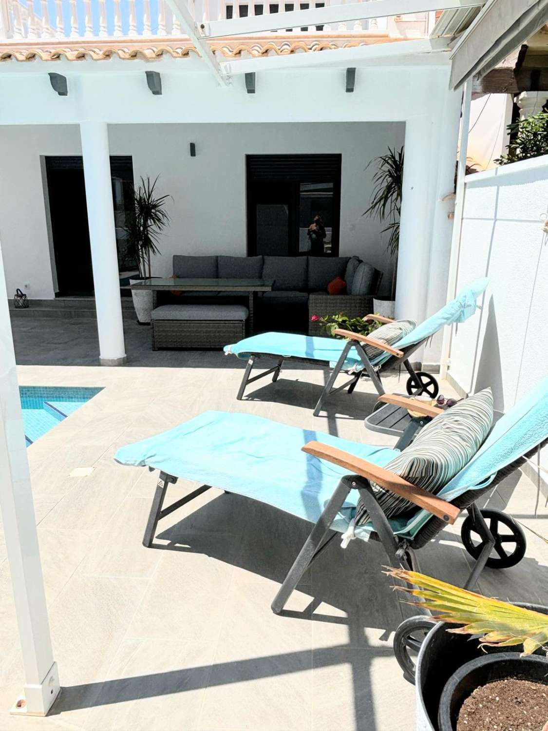 EXCLUSIVE VILLA ON THE BEACHFRONT – PUNTA PRIMA