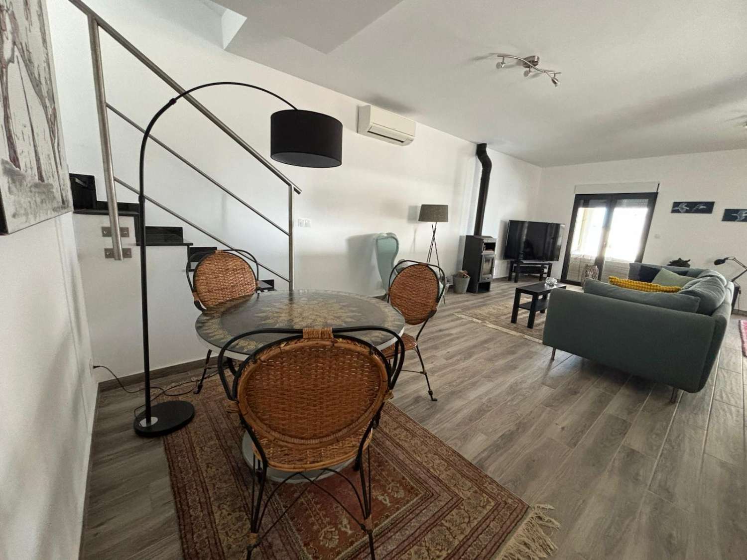 EXCLUSIVE VILLA ON THE BEACHFRONT – PUNTA PRIMA