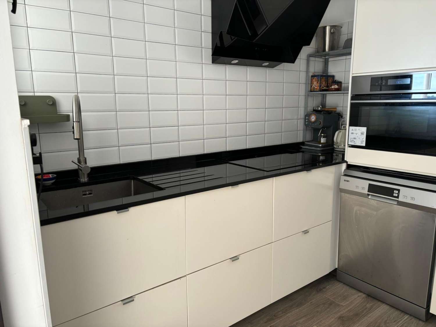 EXCLUSIVE VILLA ON THE BEACHFRONT – PUNTA PRIMA