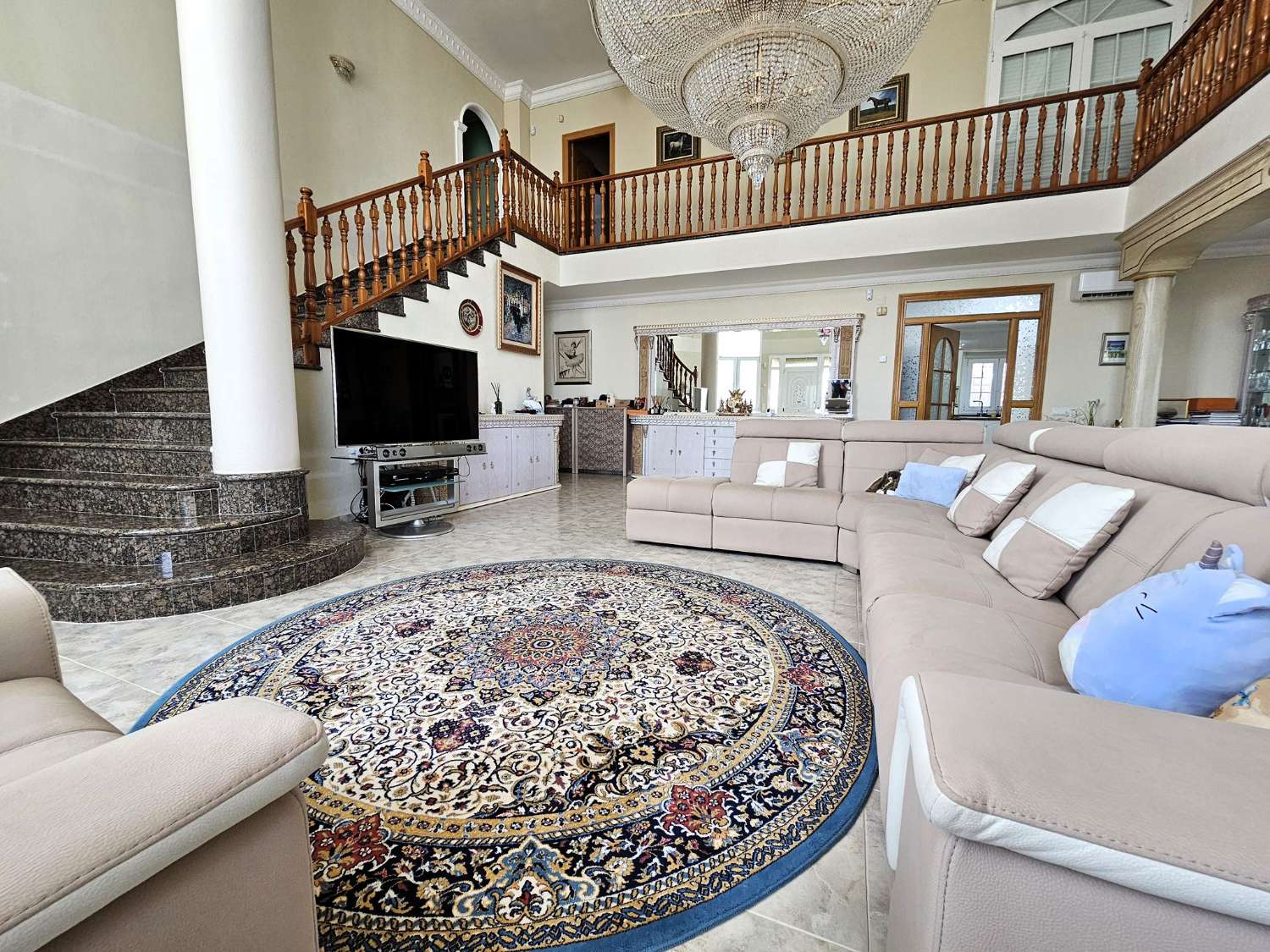 VIP PROPERTY · LUXURY VILLA IN CIUDAD QUESADA