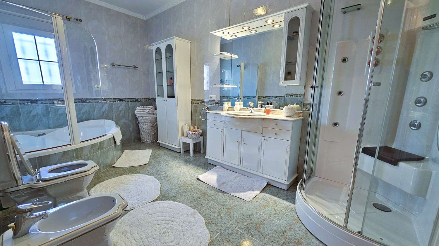 VIP PROPERTY · LUXURY VILLA IN CIUDAD QUESADA