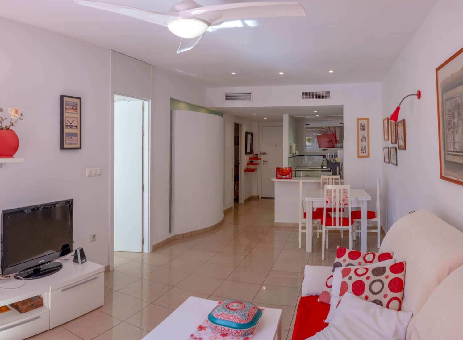 Ground floor bungalow in the Alameda Del Mar urbanization