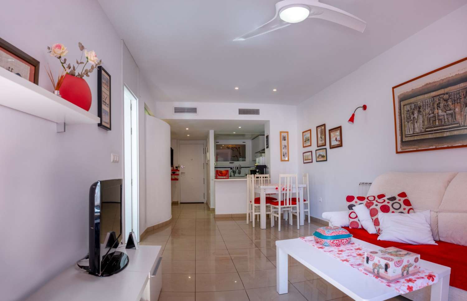 Ground floor bungalow in the Alameda Del Mar urbanization