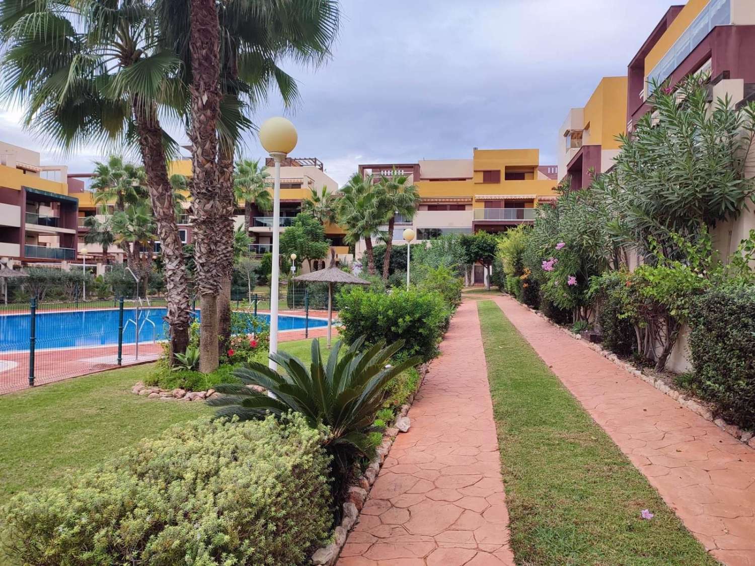 Playa flamenca ,Stunning 2-Bedroom Apartment with Terrace, Pool & Parking