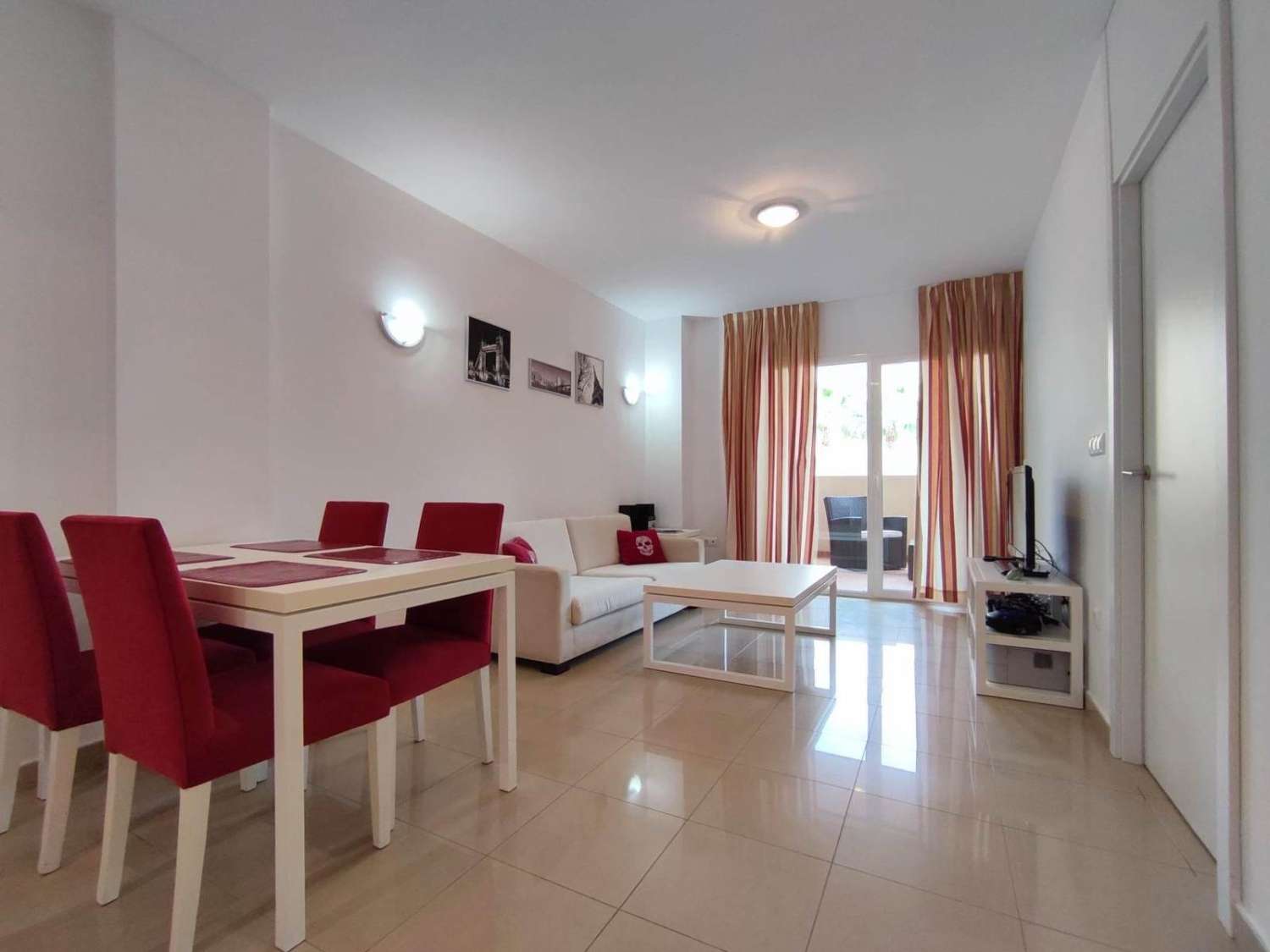 Playa flamenca ,Stunning 2-Bedroom Apartment with Terrace, Pool & Parking