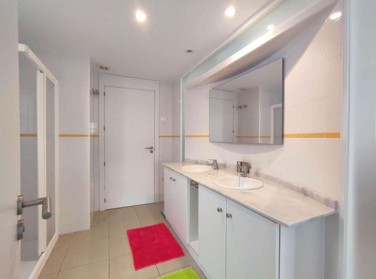 Playa flamenca ,Stunning 2-Bedroom Apartment with Terrace, Pool & Parking