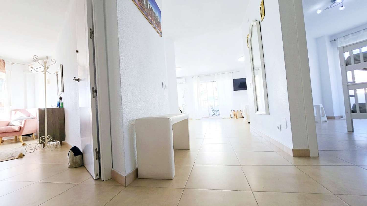 Spacious and bright apartment with sea views in the Port area of Torrevieja