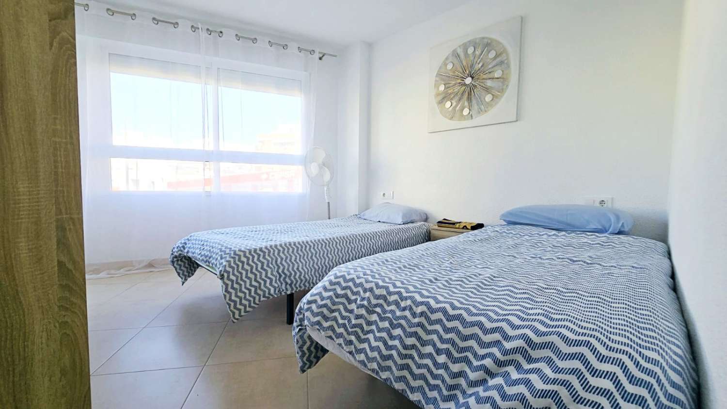 Spacious and bright apartment with sea views in the Port area of Torrevieja