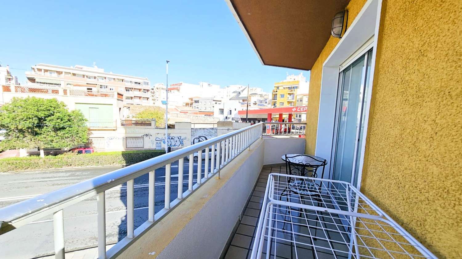 Spacious and bright apartment with sea views in the Port area of Torrevieja