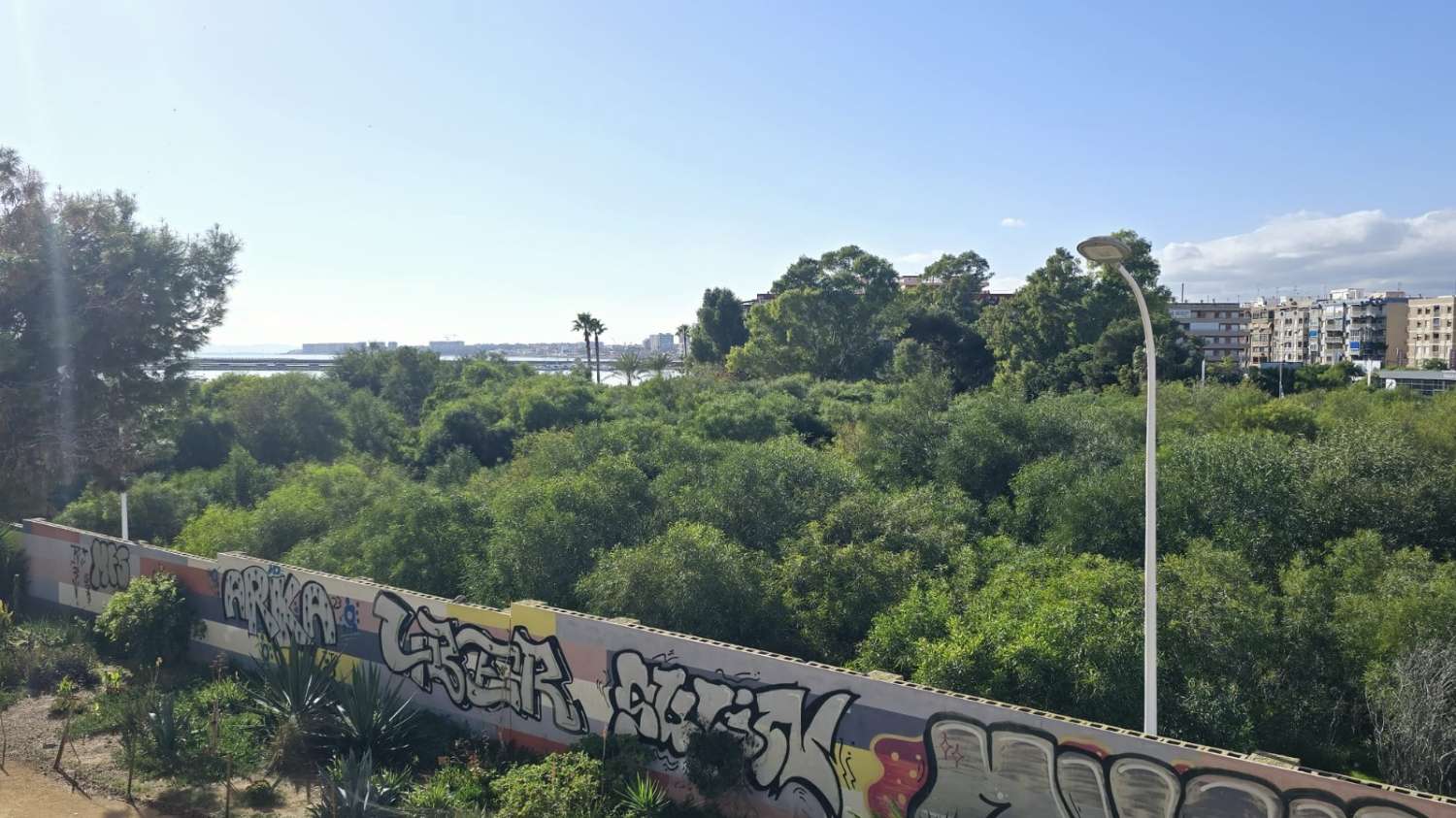 Spacious and bright apartment with sea views in the Port area of Torrevieja