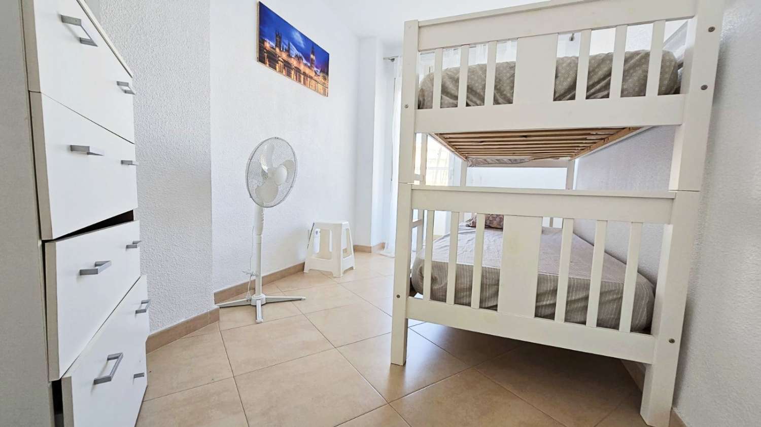 Spacious and bright apartment with sea views in the Port area of Torrevieja