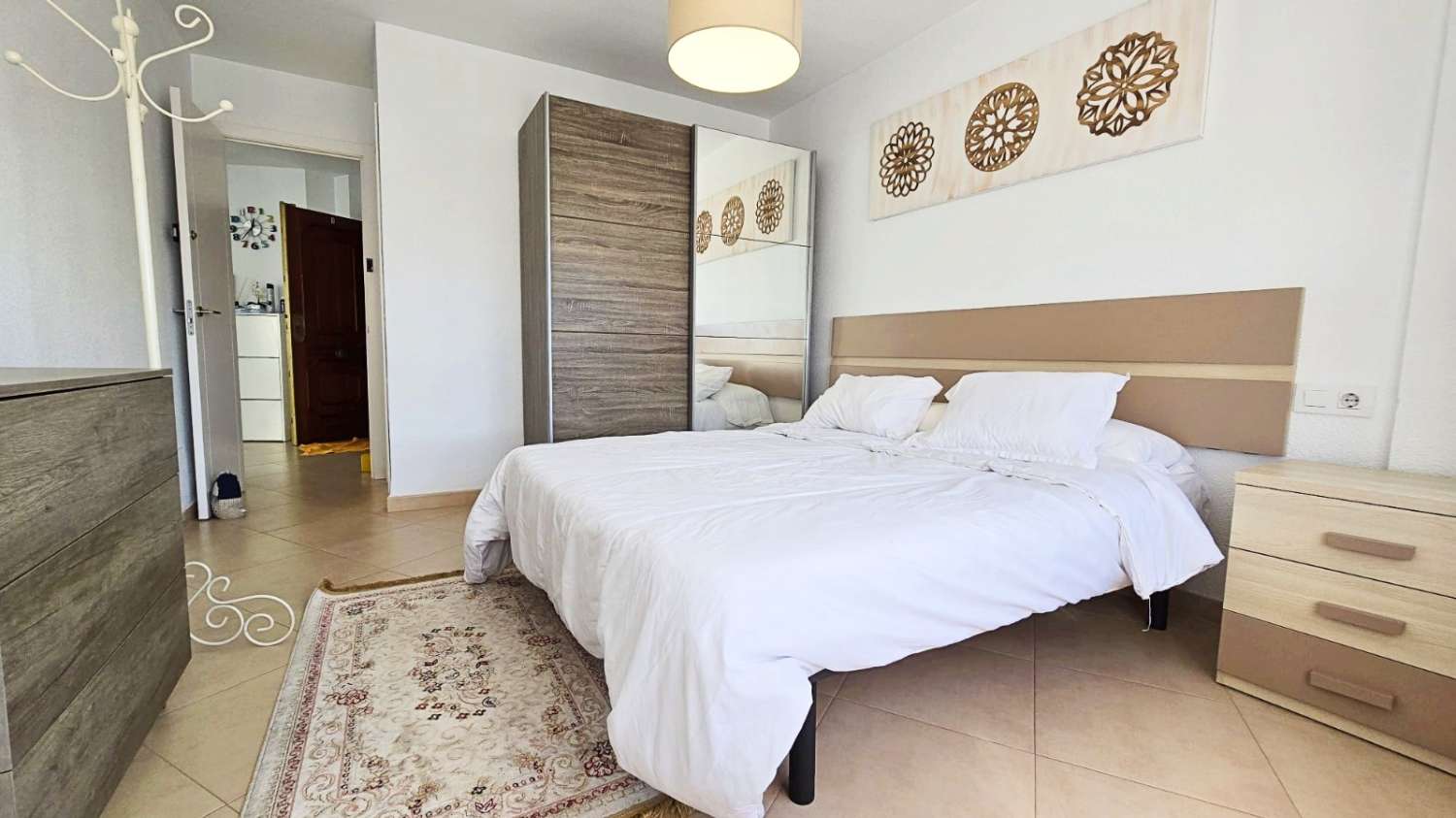 Spacious and bright apartment with sea views in the Port area of Torrevieja