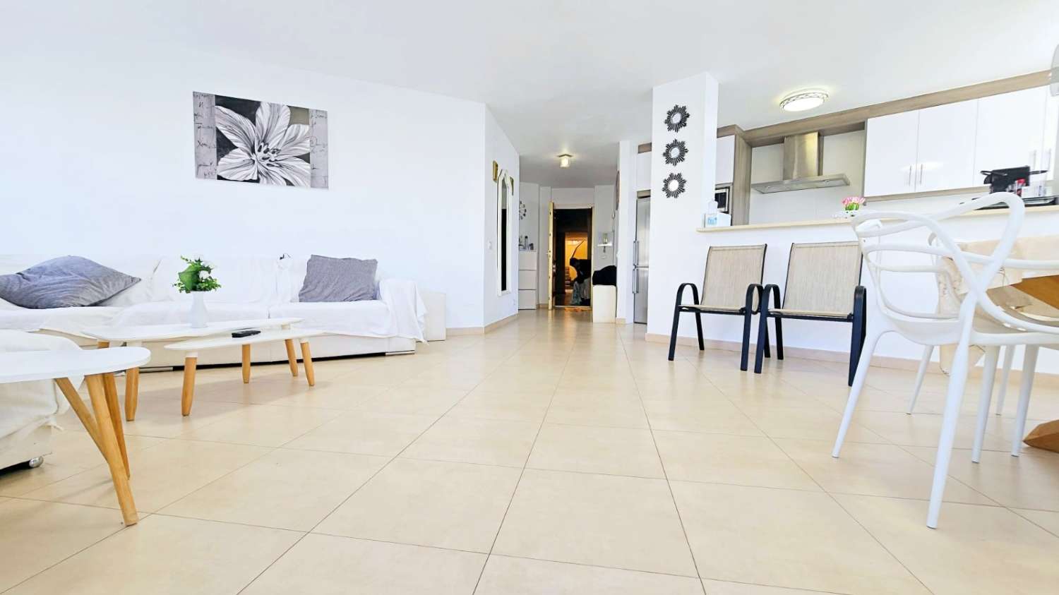 Spacious and bright apartment with sea views in the Port area of Torrevieja