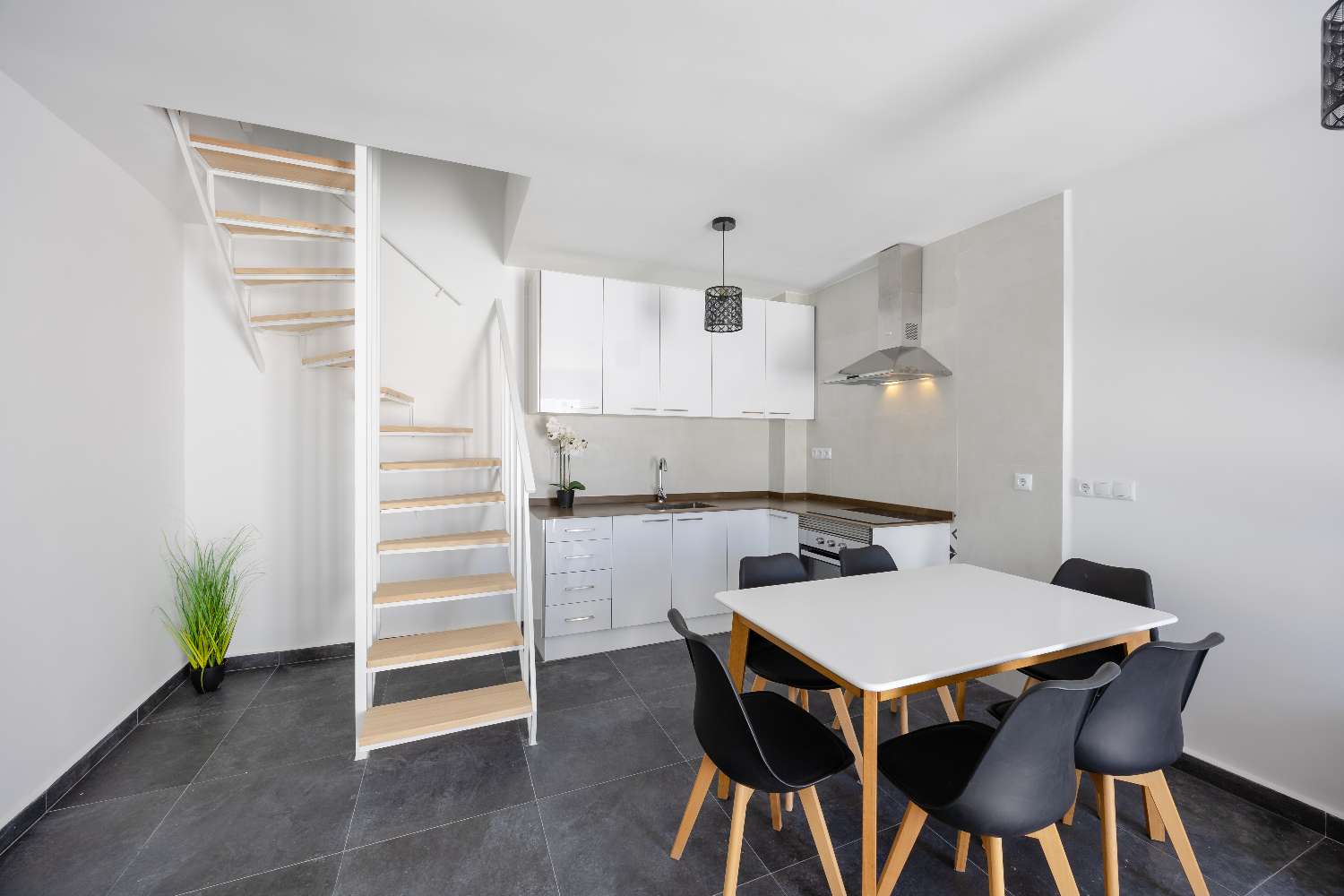 Beautifully Renovated House – 3 Private Suites in Torrevieja